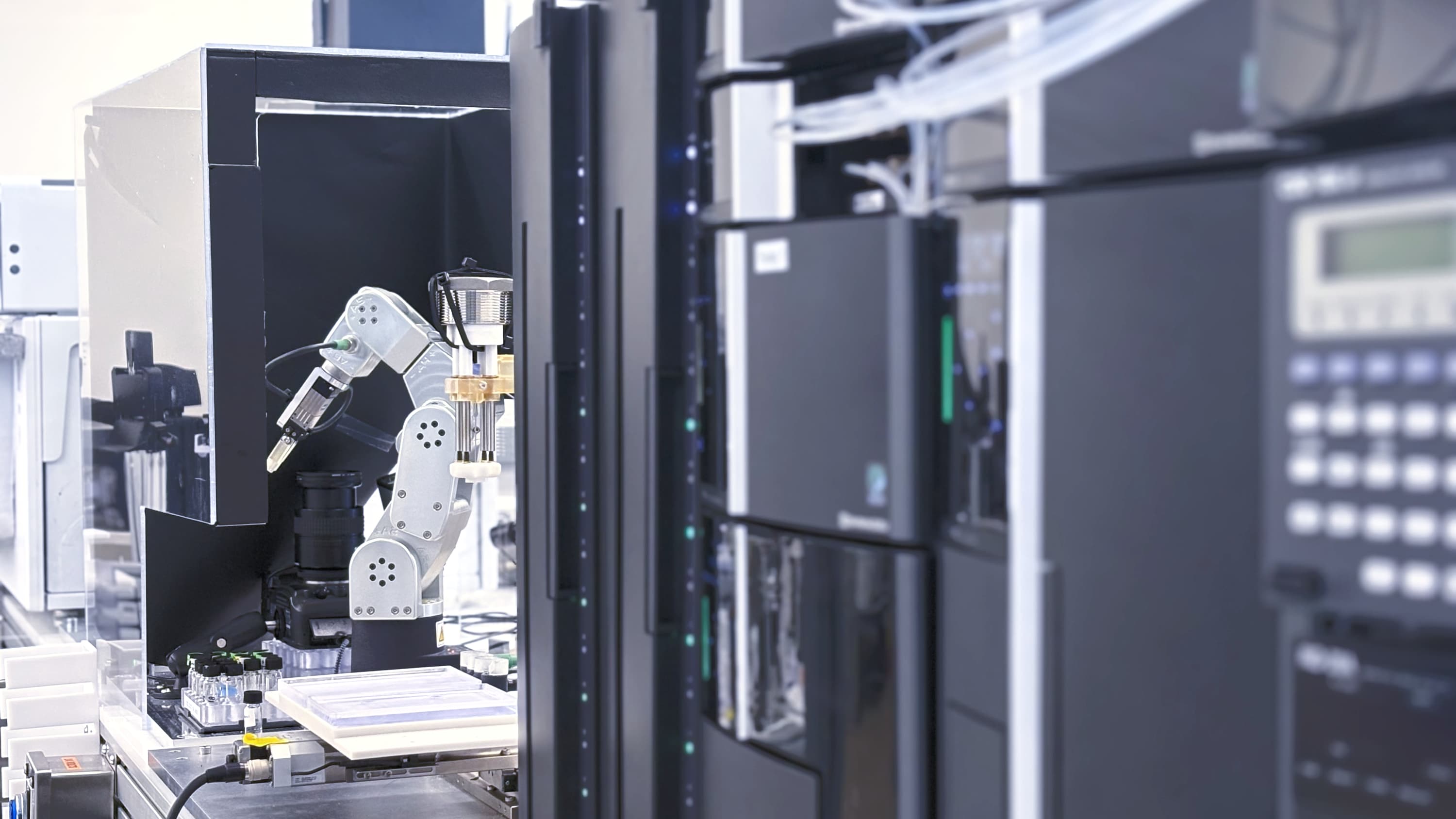 Pharmaceutical formulation lab automation